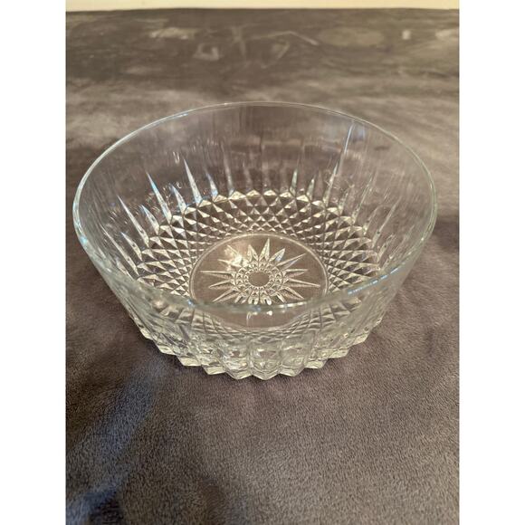 Vintage mid-century Arcoroc Starburst clear glass serving bowl "Diamant" pattern - Picture 2 of 7